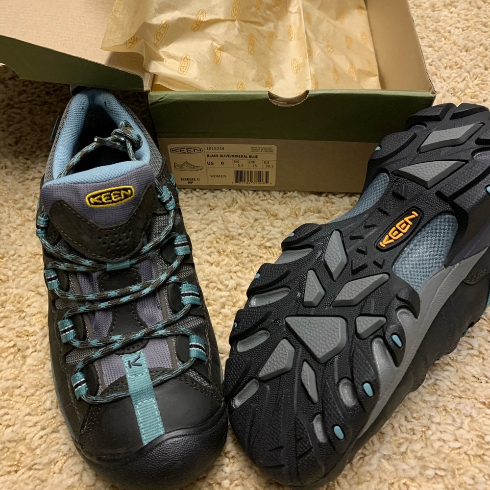 Brand new Keen targhee 2 sz 8 women’s